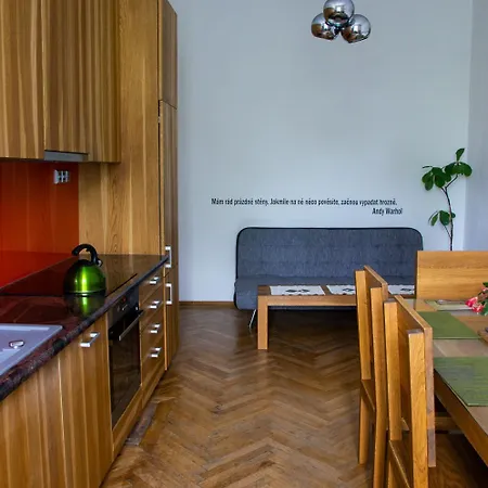 Private Oaken With Park View In Shared Flat Δωμάτια σε οικογενειακή κατοικία *